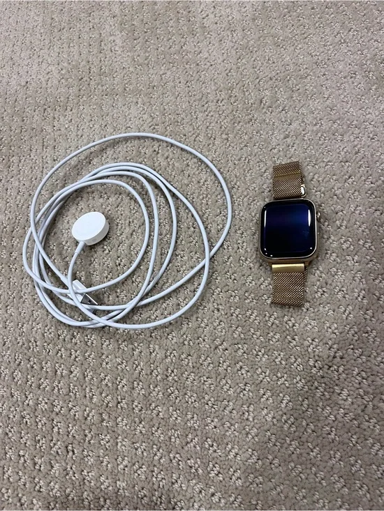 Apple Watch Series 7, size 45mm