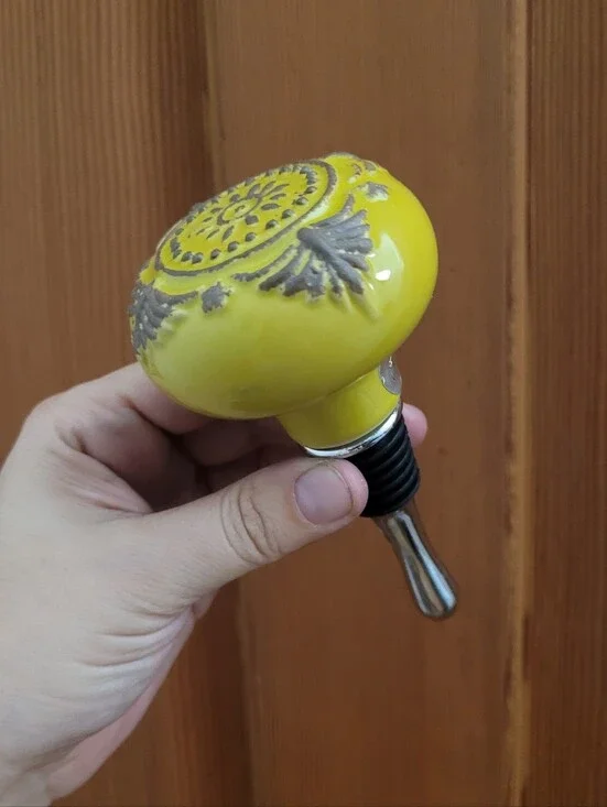 Bottle / wine topper