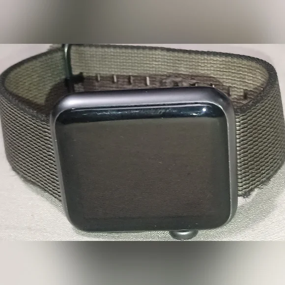 Apple Watch 7000 Series 42 Mm With Wristband PARTS ONLY Nice‎ Screen