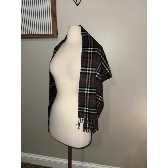 Burberry London 100% Cashmere Plaid Scarf Grey Red White‎ Fringe Luxury