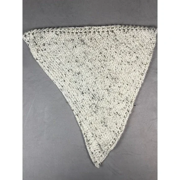 Handmade Chunky Knit Triangle Scarf Cream Speckled Donegal Wool Blend‎ Wrap