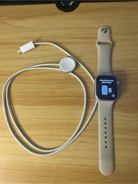 Apple Watch Series 7 Starlight - 41mm - Cellular