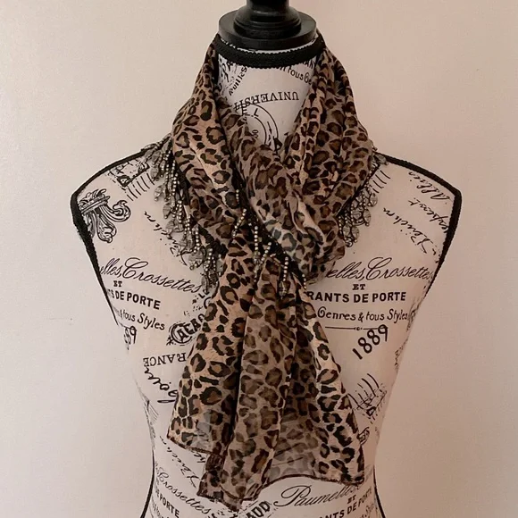 Gorgeous Leopard Print Beaded Women's Scarf