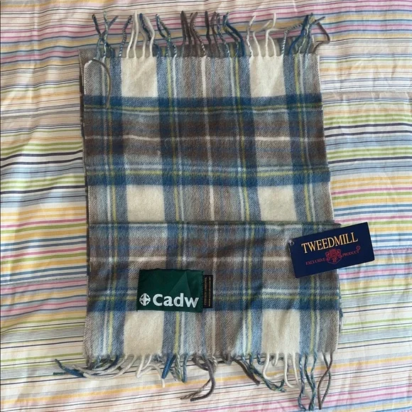 Tweedmill Cadw Plaid Pure Lambswool Scarf Made in Wales Blue Brown Cream‎ Fringe