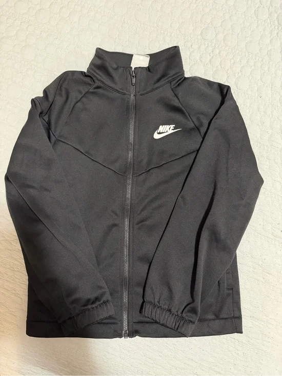 Nike Kids Black Full-Zip Puffer Jacket with White Logo