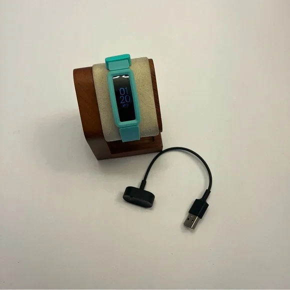 Fitbit Ace 2 (kids smartwatch, fitness tracker for‎ kids, charger included)