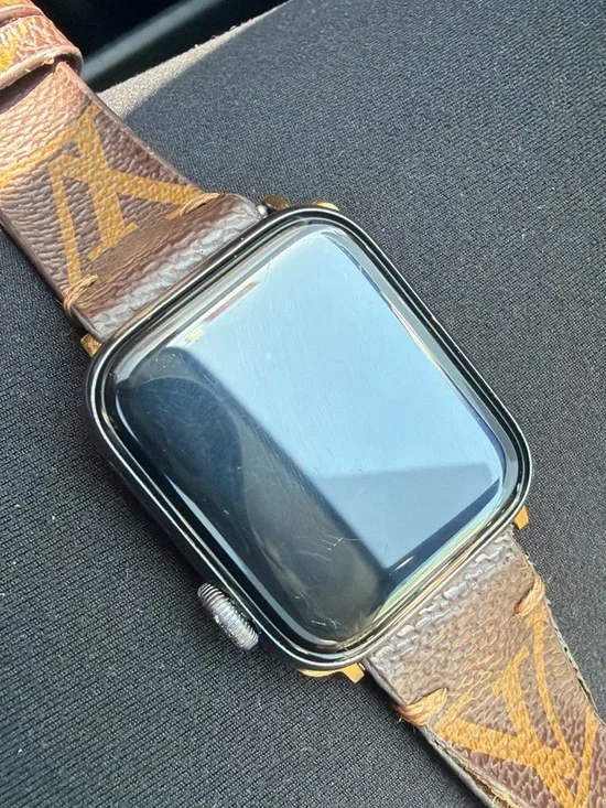 Apple Black iwatch series 5 gps  (NO BAND INCLUDED)