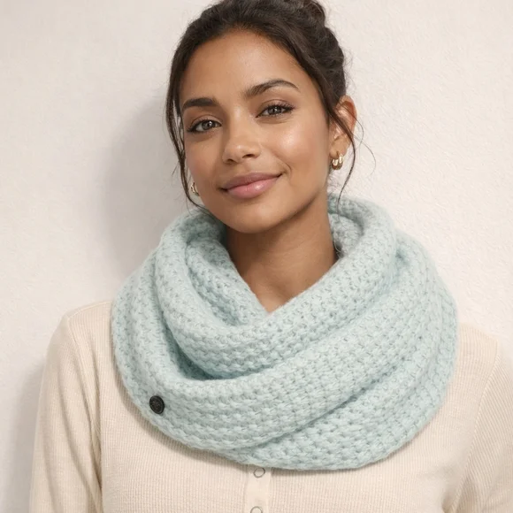 BCBG Light Green Knit Waffle‎ Scarf Multi Use Headcover Infinity COZY Thick