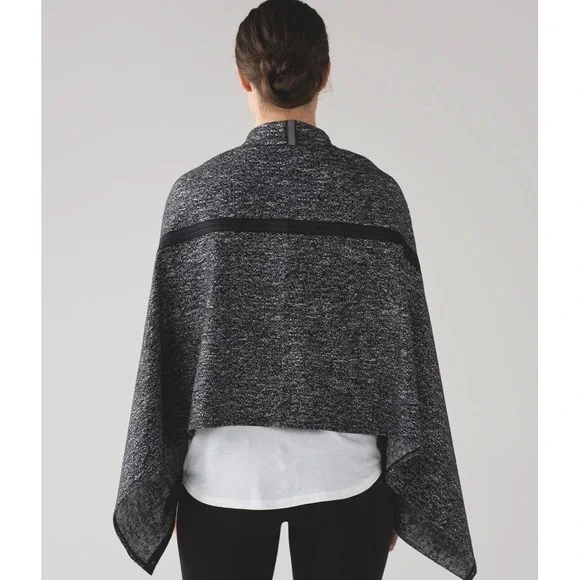 Lululemon Vinyasa Wrap Scarf‎ Cardigan Black White Space Dye Snap Convertible