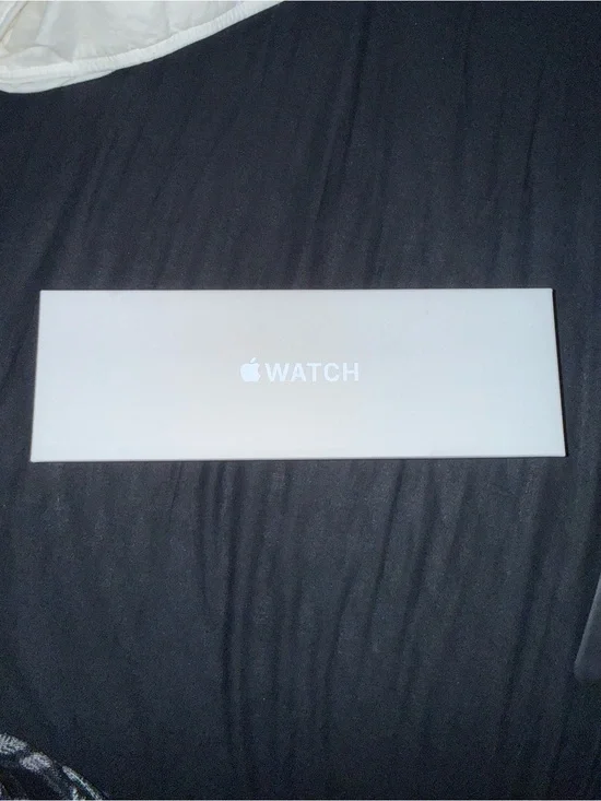 Apple Gray Smartwatch with Minimal Numeric Face