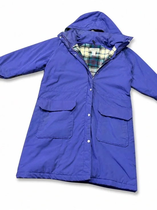 L.L. Bean women’s sz L Hooded Raincoat in Bright Blue vintage parka made in USA