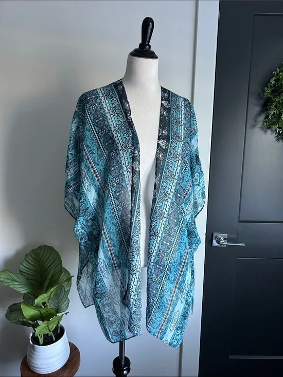 Pretty garden CL Sheer Blue Patterned Kimono wrap Cardigan