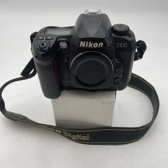 Vintage Nikon D100 Digital SLR Camera BODY ONLY-NO LENS+Battery+Mem Card