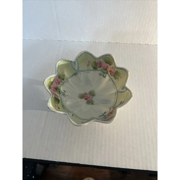 Vintage JAPAN Scalloped Tri Footed Bowl Pink & Green Flowers Hand‎ Painted