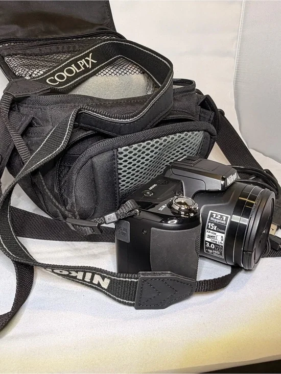 Nikon COOLPIX L110 12.1MP Bridge Camera with 15x Optical Zoom