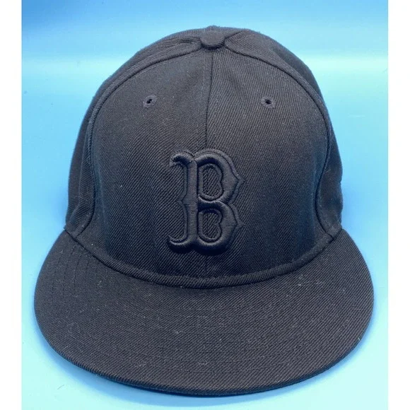 New Era 59Fifty Hat Boston Red Sox Black on Black  Blacked Out 7 1/4 Fitted‎ Cap