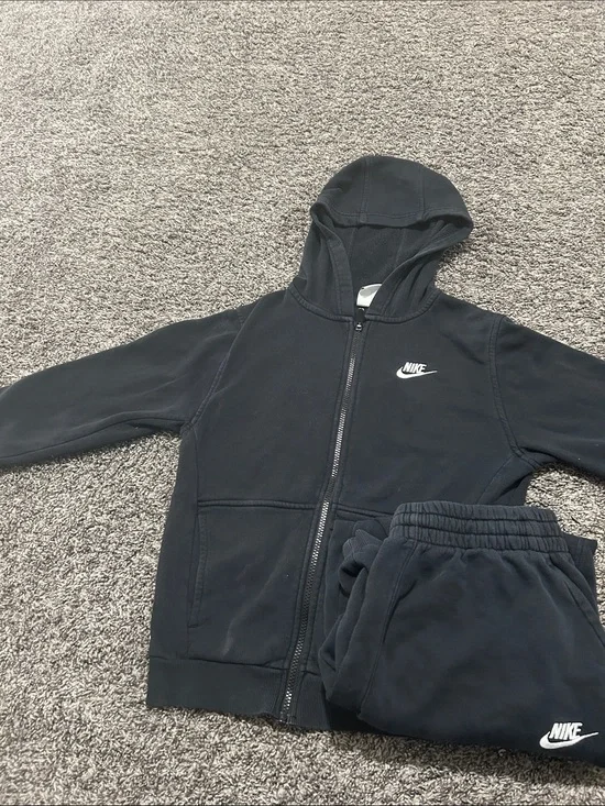 Nike Black Full-Zip Hoodie and Jogger Sweatpants Set