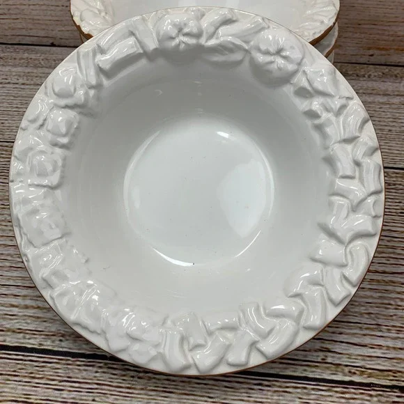 Antica Fornace Pasta Bowls Set of‎ 4 White Embossed Floral Trim Made Italy
