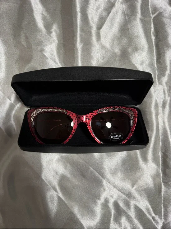 Bebe Womens Rhinestone Cat Eye Sunglasses Pink Leopard Animal Print Y2K And Case