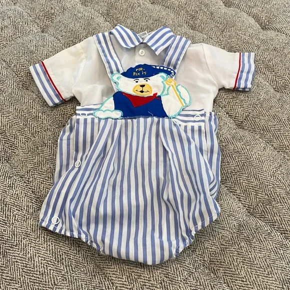 Vintage 2 piece set size 6-9 mths