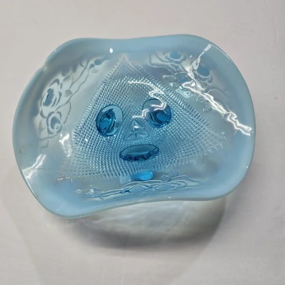 Antique Jefferson Northwood Blue‎ Opalescent Glass Bowl Tri-Footed Candy Dish