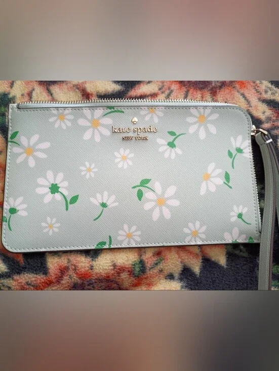 Kate Spade Lucy Day Tripper Daisy Medium L-Zip