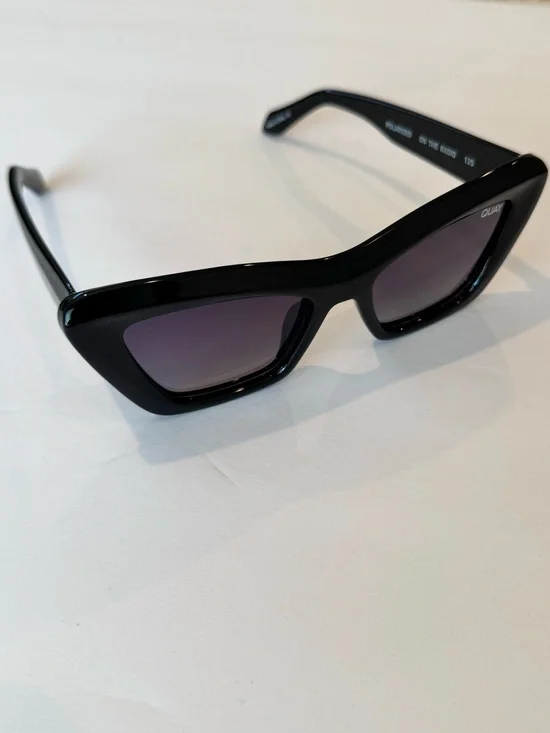 Quay Australia Black Cat-Eye Sunglasses with Gradient Lenses
