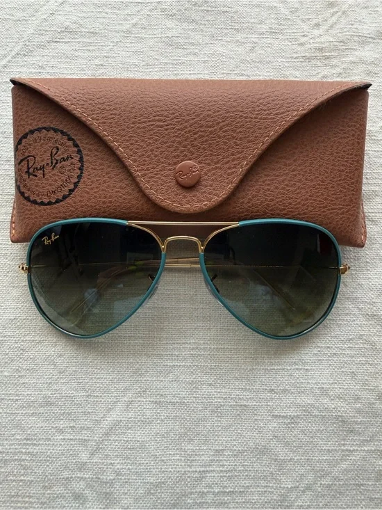 Ray-Ban Aviator Sunglasses in Teal Trim with Gold Frame