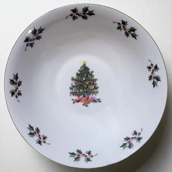 Vtg Salad Soup Bowl Noel Morning By Gibson Christmas Tree Presents Holly Berries