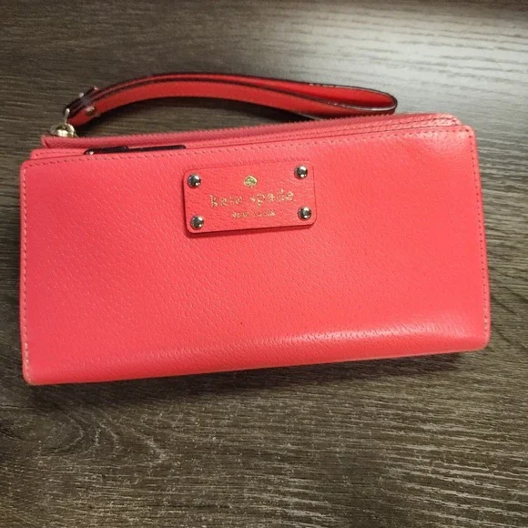 Kate Spade Leather Wristlet Wallet‎ Layton Wellesley WLRU1779 Bright Hot Pink