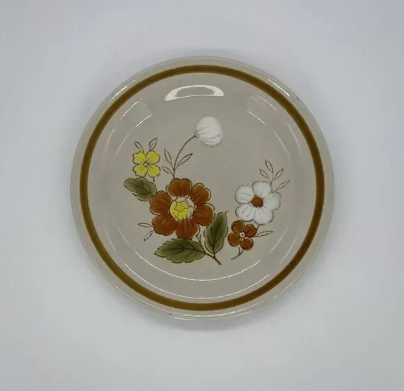 Mountain Wood Collection Stoneware Trellis Blossom 6 1/2” Plate