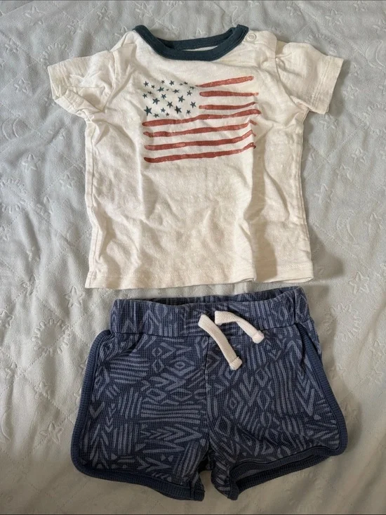 Baby USA out fit for July 4th. 6-9 months