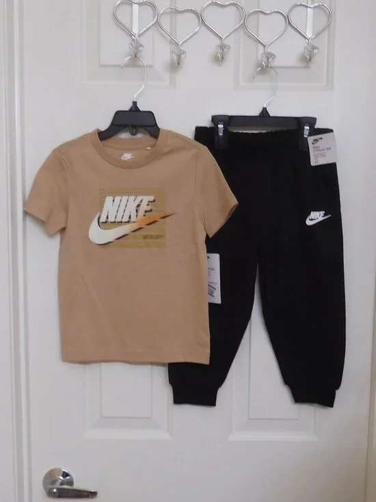 NWT 2pc Nike Beige Black Logo Shirt & Black Joggers Set sz 4t