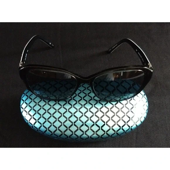 Vera Bradley Sunglasses Havana Rose‎ Black Silver-Tone Womens & Max Studio Case