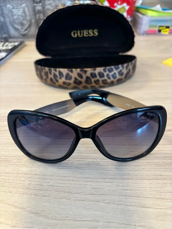 Vintage GUESS Oversized Sunglasses with Carl Zeiss Lenses