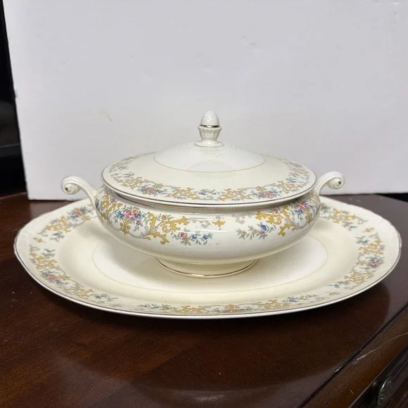 HOMER LAUGHLIN EGGSHELL NAUTILUS 15 1/2