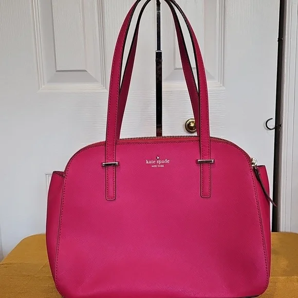 Kate Spade Cedar Street Elissa Shoulder Bag Like New Condition