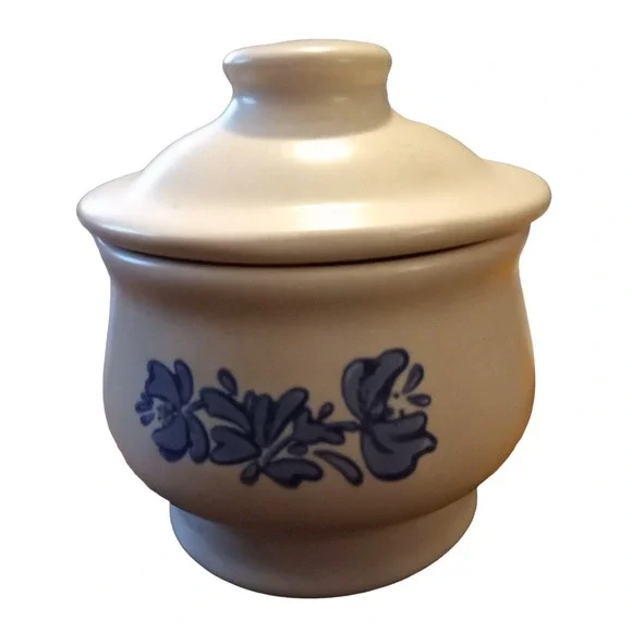 VTG Pfaltzgraff Yorktowne Stoneware Blue Floral Sugar Bowl Lid Castle Stamped