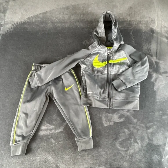 Nike Therma Fit Track Suit Hoodie & Pants Set‎ Toddlers 2T Gray