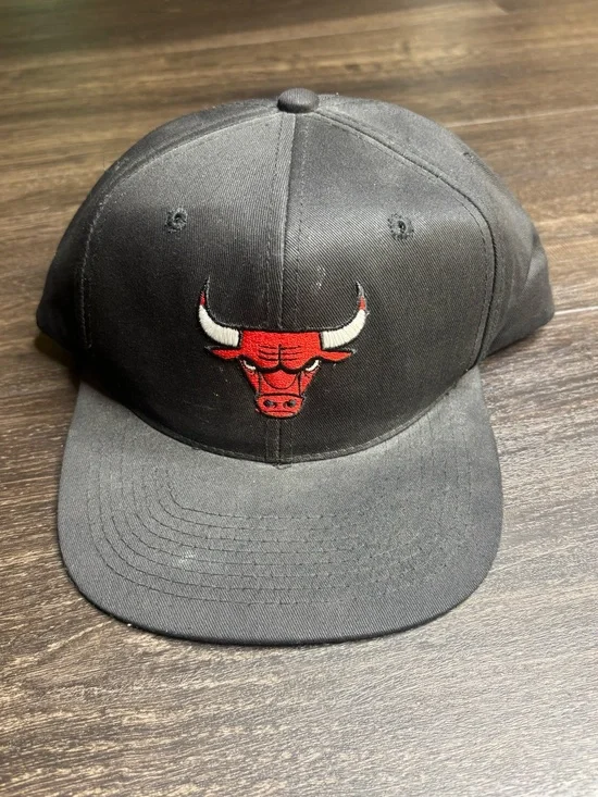 New Old Stock Chicago Bulls Snap Back Hat