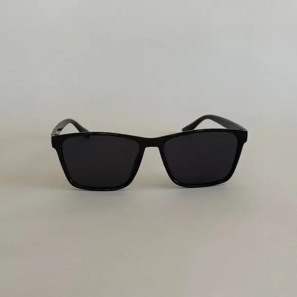 Black square sunglasses with uv