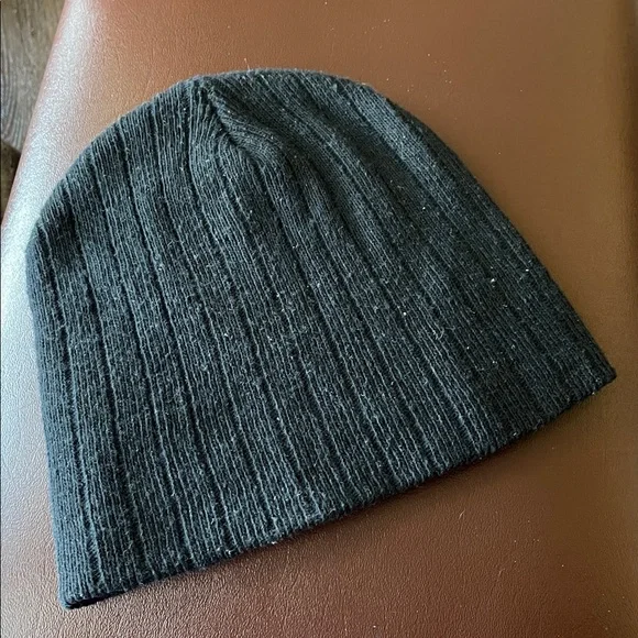 Unisex Adult One Size Black Beanie hat