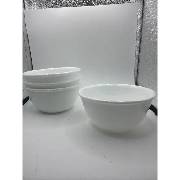 4 White Corelle Bowls  5