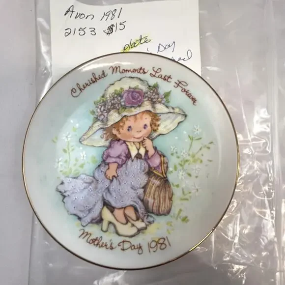 SKU 2153 Vintage 1981 Avon Mother's Day Plate 