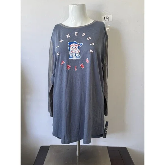Minnesota Twins Womens XL NWT Long Sleeve Tunic Shirt Win Twins MLB Gray