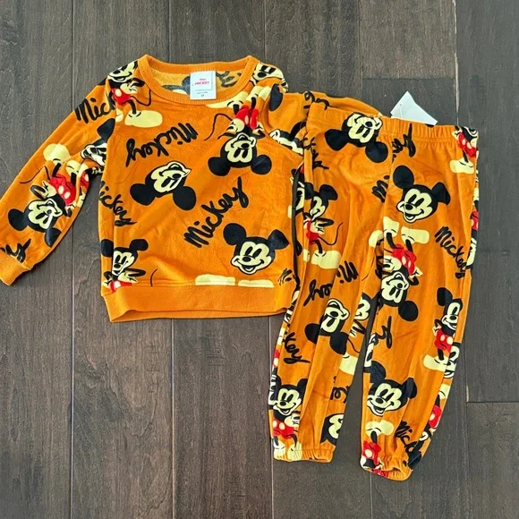 NWT Disney Toddler Boys Super Soft Orange Mickey Mouse outfit!