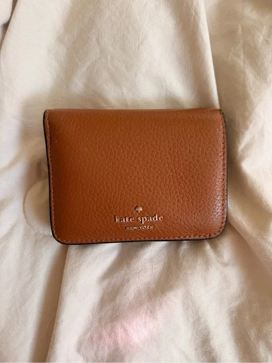 kate spade tan leather bifold card wallet with contrast edge