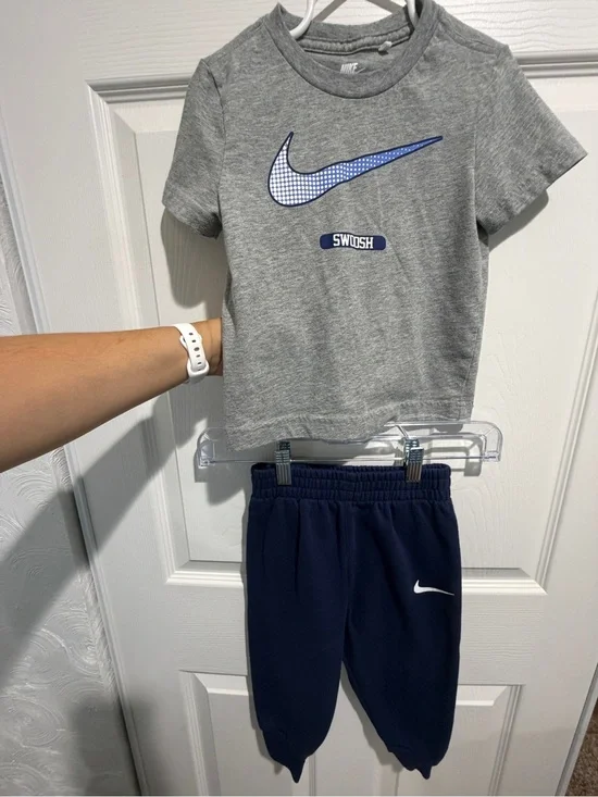 Nike Kids Grey and Navy Swoosh Matching Set