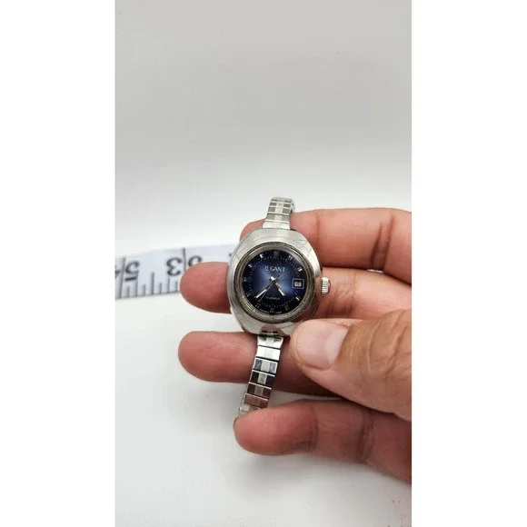 Le Gant‎ QS Manual Wind Watch Womens Water Resistant Silver Tone Blue Dial Date