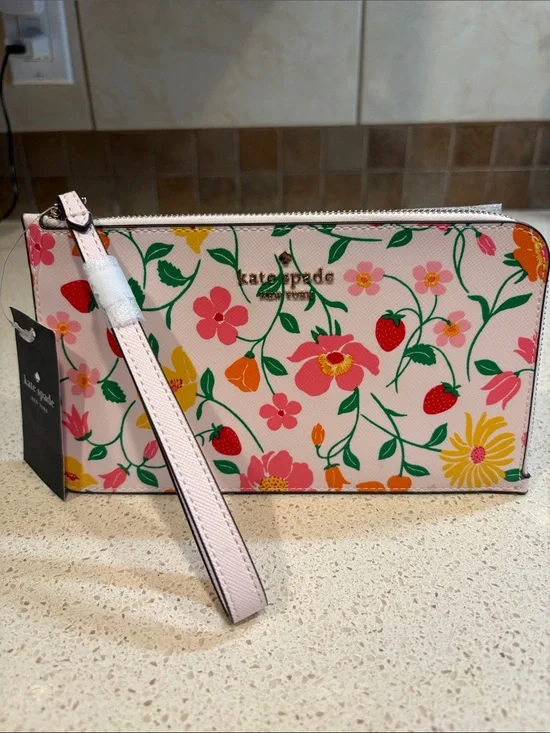 Kate Spade Lucy NWT Strawberry Garden Saffiano Leather Clutch/Wristlet MSRP $129